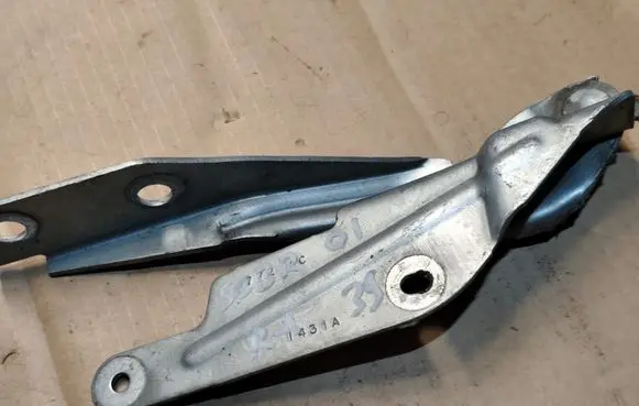 Chrysler Sebring (ST-22 - JR) Engine bonnet/hood hinges 