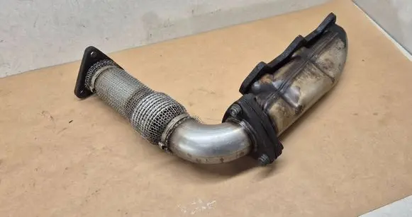 Audi A4 S4 B7 8E 8H Exhaust manifold 059253033M