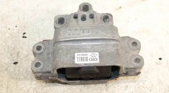 Skoda Octavia Mk2 (1Z) Engine mount bracket 1K0199555