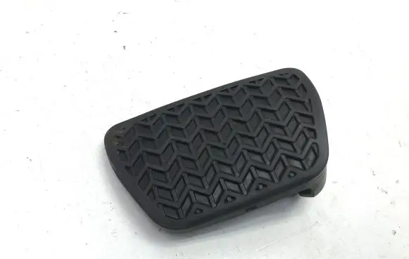 Toyota RAV 4 (XA50) Brake pedal