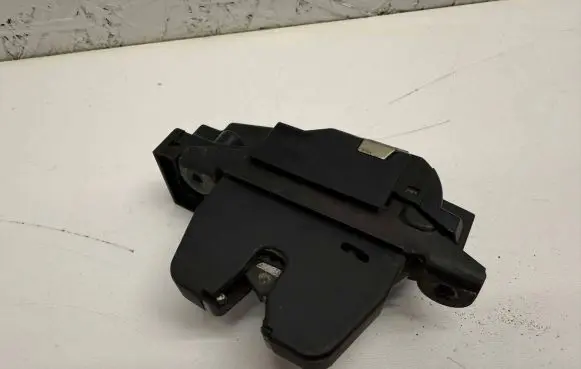 Peugeot 207 Tailgate/trunk/boot lock/catch/latch 9660403980 03E06 0021981