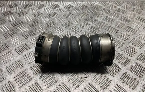 BMW 7 F01 F02 F03 F04 Intercooler hose/pipe 8513451