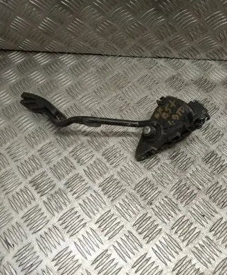 Volkswagen PASSAT B5.5 Accelerator throttle pedal 8E2721523C