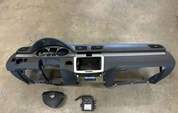 Volkswagen PASSAT B6 Dashboard 3C1857003 3C1857669 3C1819634H