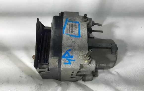 Audi A6 S6 C4 4A ABS Pump 8D0614111