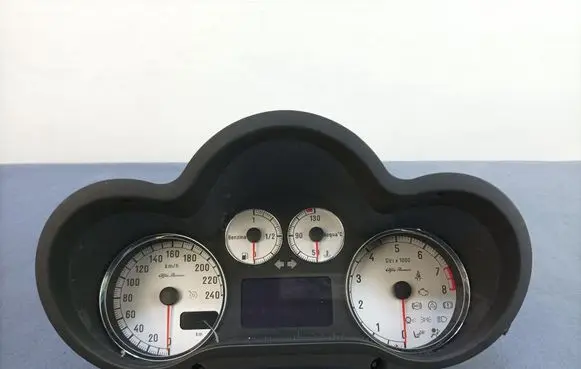 Alfa Romeo 147 Speedometer (instrument cluster) 156071280