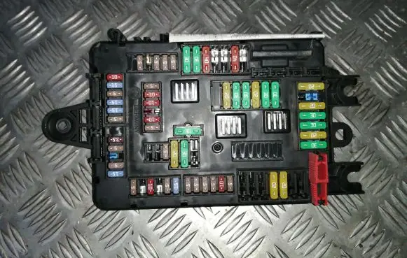 BMW X5 F15 Fuse module 61241361 B010155400 612413614501