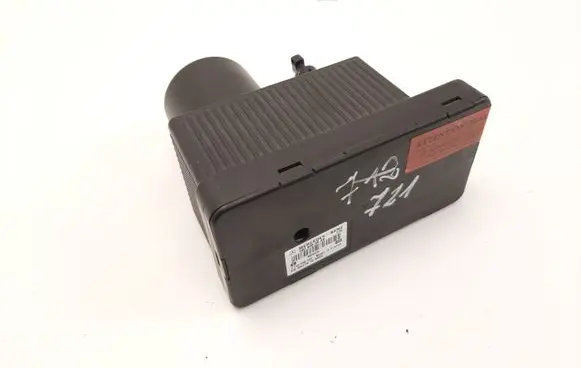 Mercedes-Benz E W211 Central locking vacuum pump 2038000048 0132006365