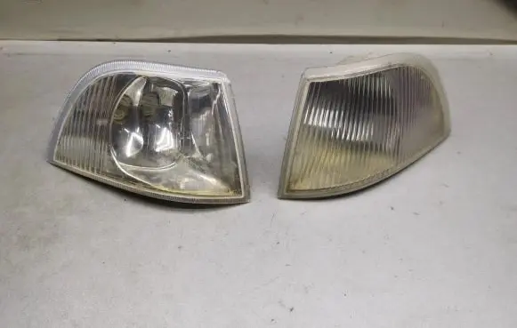 Volvo S40, V40 Front indicator light