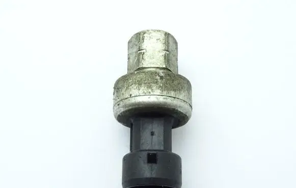 Mitsubishi Pajero Air conditioning (A/C) pressure sensor 13587668