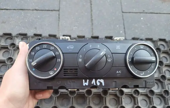 Mercedes-Benz A W169 Interior fan control switch 