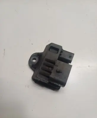 BMW 5 F10 F11 Glow plug pre-heat relay 781085603