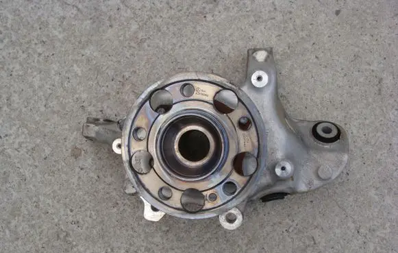 Mercedes-Benz E W213 Stub axle A2133572600