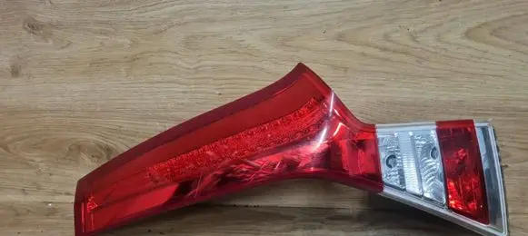 Volvo XC70 Tailgate rear/tail lights