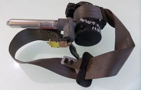 Volvo S80 Middle seatbelt (rear) 