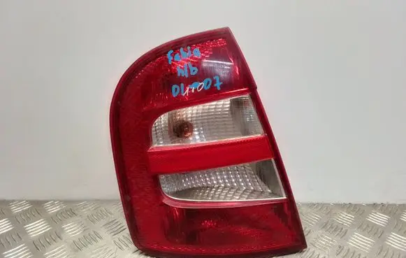 Skoda Fabia Mk1 (6Y) Rear/tail lights 6Y6945095 6Y6945111
