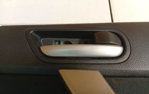 Mazda 3 II Rear door interior handle