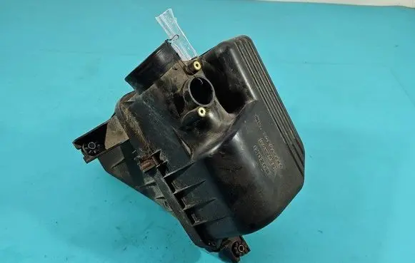 Air filter box