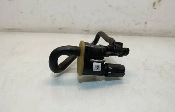 Alfa Romeo Giulia Turbo solenoid valve 05281586AA