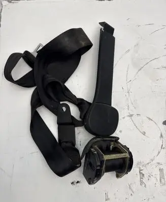Volkswagen Multivan T4 Third row seat belt 705857815