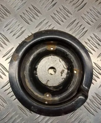 Coil spring mount