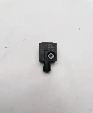 Opel Zafira C Airbag deployment crash/impact sensor 13504470 7381B705D