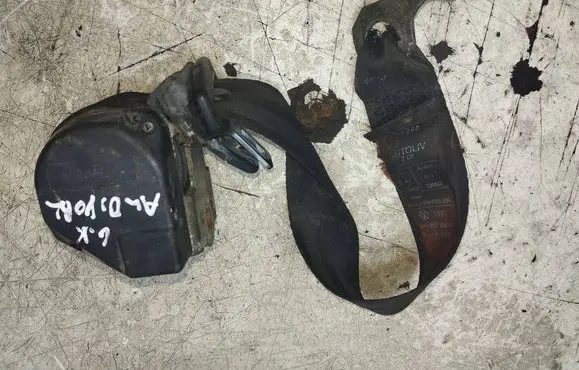 Audi 80 90 B2 Rear seatbelt 443857732
