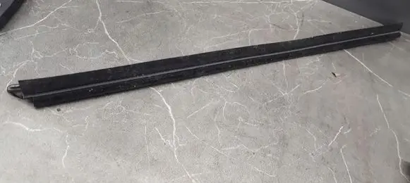 Opel Meriva A Front door glass trim molding 13127032