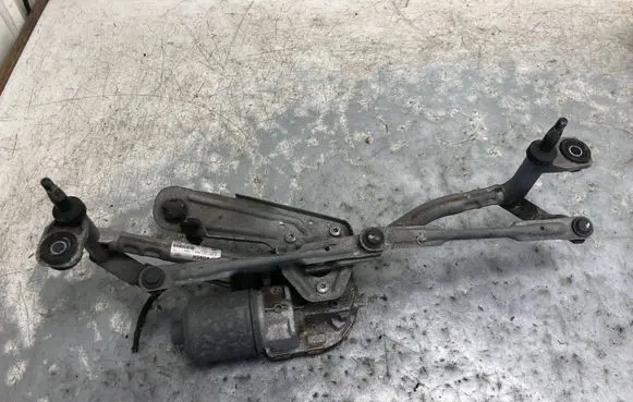 Front wiper linkage and motor