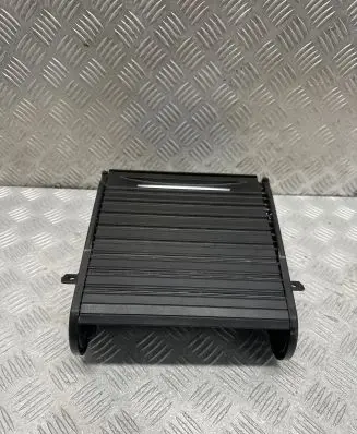 Cup holder front