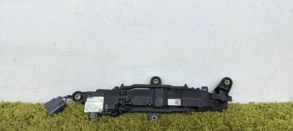 Land Rover Evoque II Rear door exterior handle/bracket k8d2-26600-a