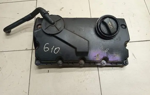 Volkswagen Golf IV Rocker cam cover 038103475N 038103469