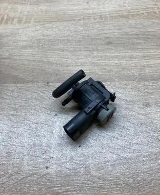 Volkswagen PASSAT B6 Turbo solenoid valve 1K0906283A