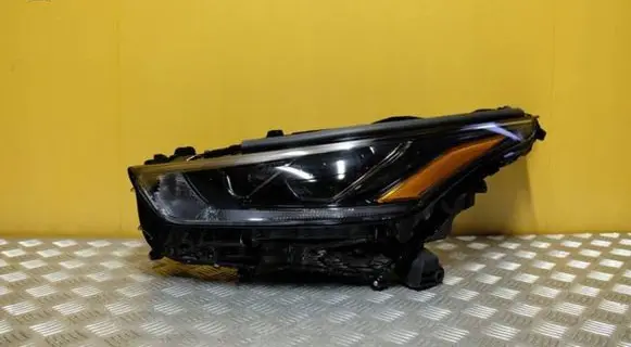Toyota Highlander XU70 Headlight/headlamp 10100-8A06K 1919
