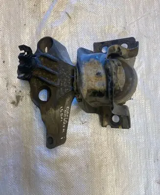 Dacia Dokker Engine mount bracket 112845638R 112845638