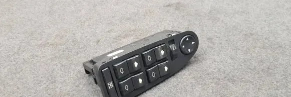 BMW 5 E39 Electric window control switch 6907110