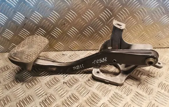Mercedes-Benz E W211 Brake pedal 2112900719
