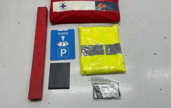 Volkswagen Caddy First aid kit 000093113