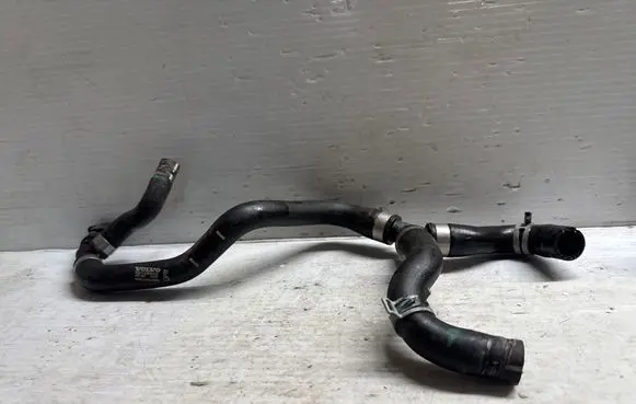 Volvo V60 Engine coolant pipe/hose 32138843