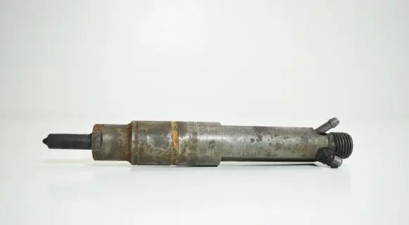 Audi A4 S4 B5 8D Fuel injector 028130201T