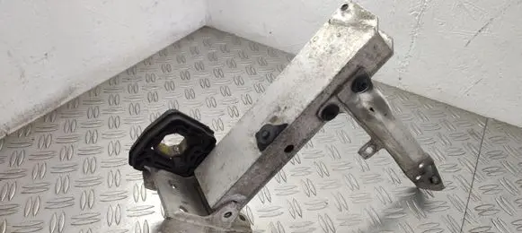 BMW 5 F10 F11 Radiator support slam panel bracket 7186514 7207152 7211162
