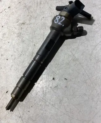 Skoda Octavia Mk3 (5E) Fuel injector 04L130277G