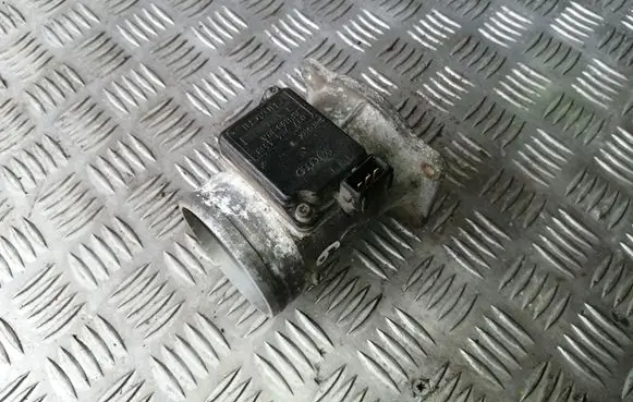 Audi A4 S4 B5 8D Mass air flow meter 037906461B