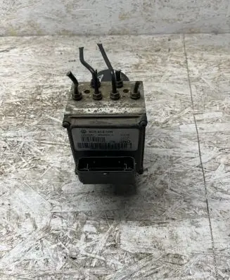 Volkswagen PASSAT B6 ABS Pump 3C0614109 16420501