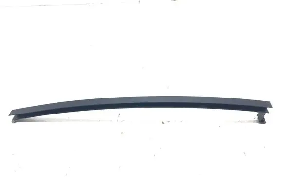 Renault Megane III Rear door windshield rail 822310006R