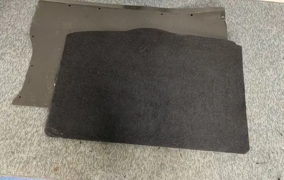 Trunk/boot floor carpet liner