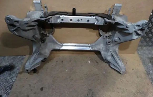 Maserati Levante Engine mounting bracket