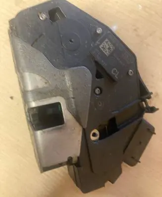 Volvo V60 Front door lock 31301737 A046465