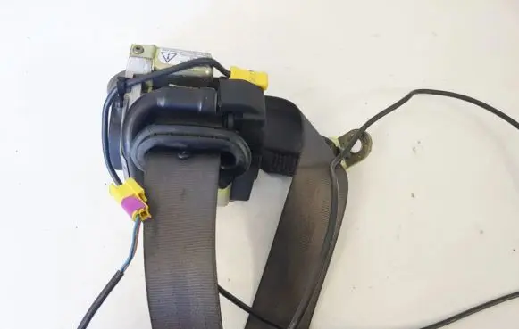 Audi A6 S6 C5 4B Front seatbelt 566267501 2670cj1301