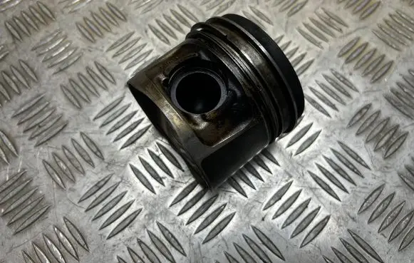 BMW 5 F10 F11 Piston 0840ZU